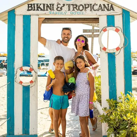 Bikini Tropicana Family ホテル リド・ディ・サヴィオ