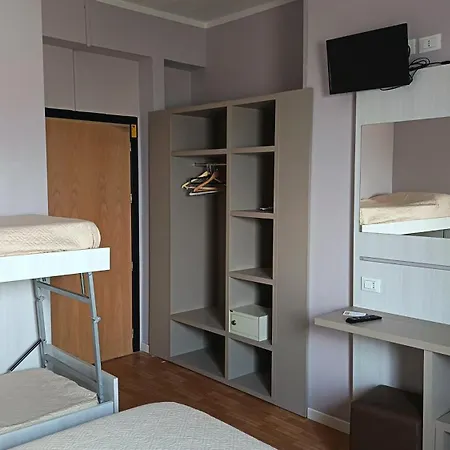 فندق Bikini Tropicana Family 3*