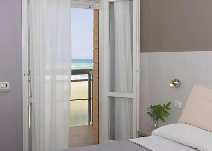 Bikini Tropicana Family