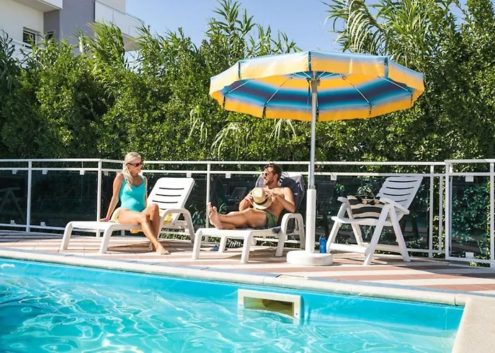 Bikini Tropicana Family