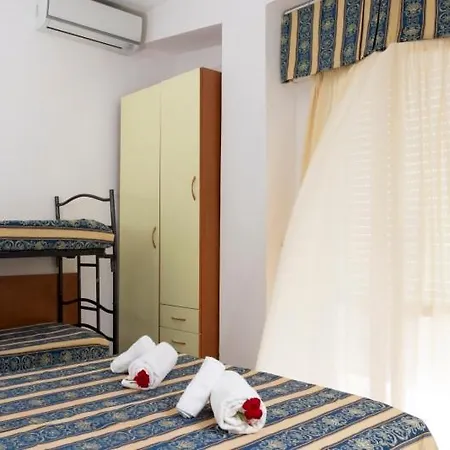 Hotel Bikini Tropicana Family