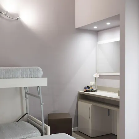 Bikini Tropicana Family