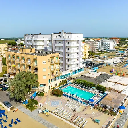 Hotel Bikini Tropicana Family 3*