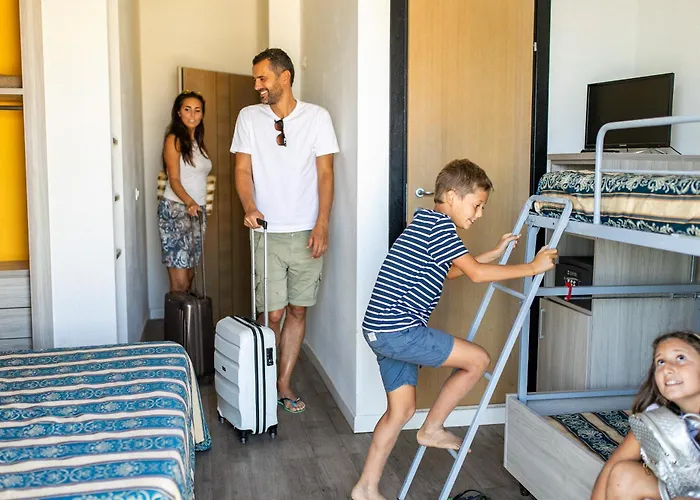 Bikini Tropicana Family 3*