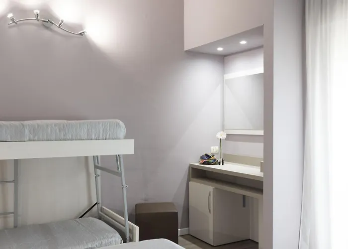 Bikini Tropicana Family