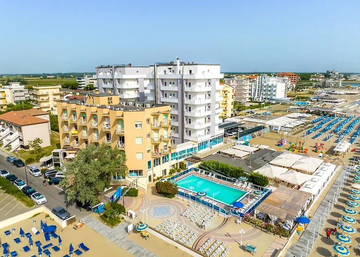 Hotel Bikini Tropicana Family 3*