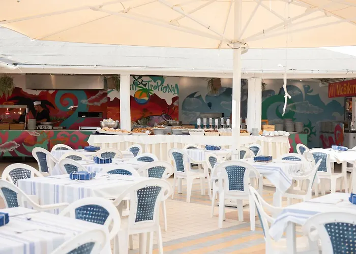 Bikini Tropicana Family ホテル